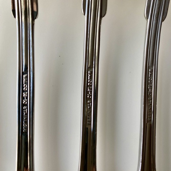 WALCO Stainless 18-10 Flatware Set ( 48 pieces ) - Picture 11 of 16